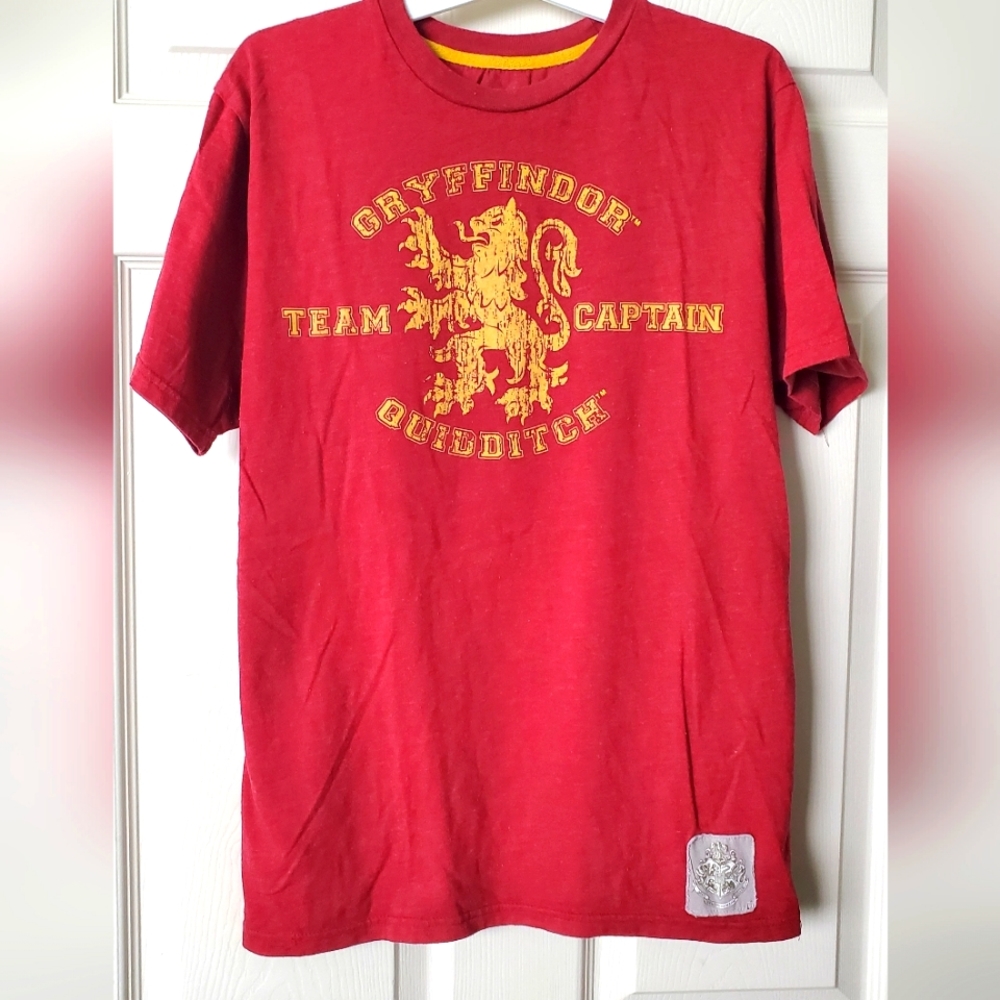 Universal Studios Harry Potter Gryffindor tee shirt size adult small